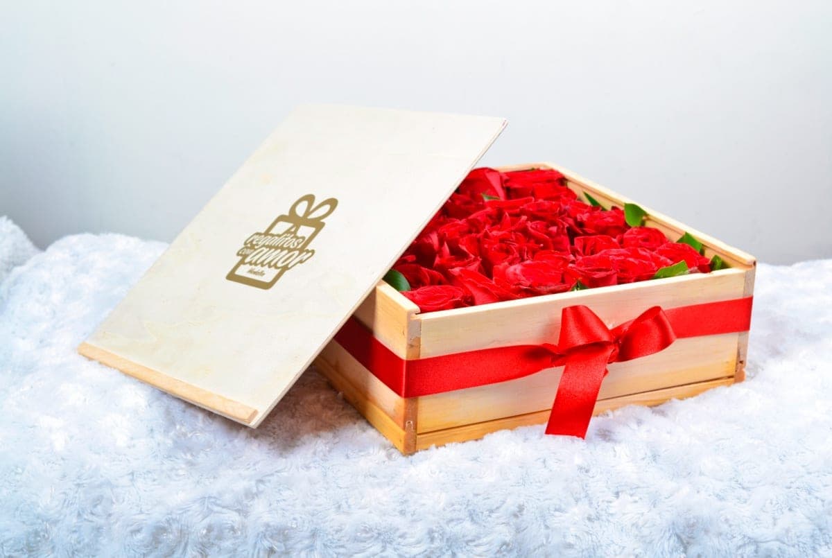 Espectacular guacal con 36 rosas